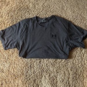 Men’s under Armour T gray size 2XL